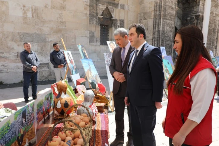 19 Mayıs Sergisine Yoğun İlgi 