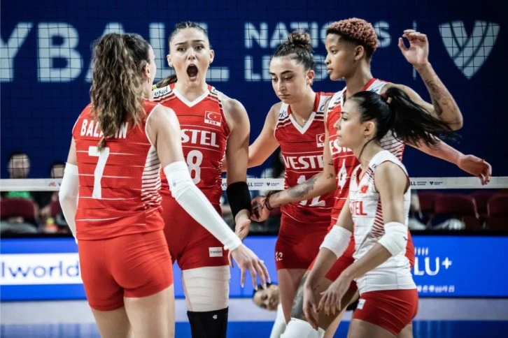 A Milli Kadın Voleybol Takımı 6. Galibiyetini Aldı 