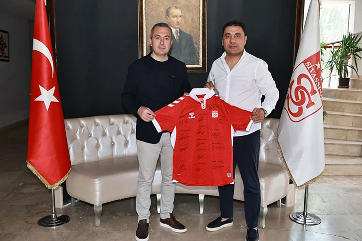 Adem Uzun Sivasspor'u Ziyaret Etti! 