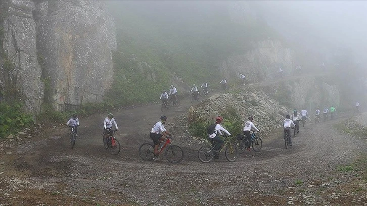 Adrenalin ve Doğa Tutkunları Oraya Akın Ediyor