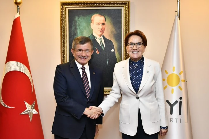 Akşener, Gelecek Partisi Lideri Davutoğlu İle Görüştü