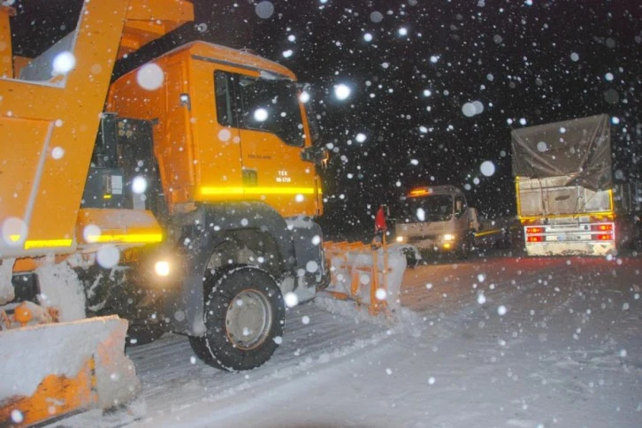 Antalya- Konya Yolu Beyaza Büründü 