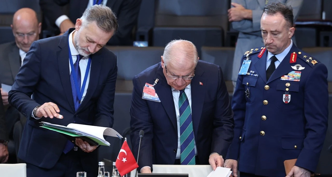 Bakan Güler, NATO Savunma Bakanları Toplantısı'nda