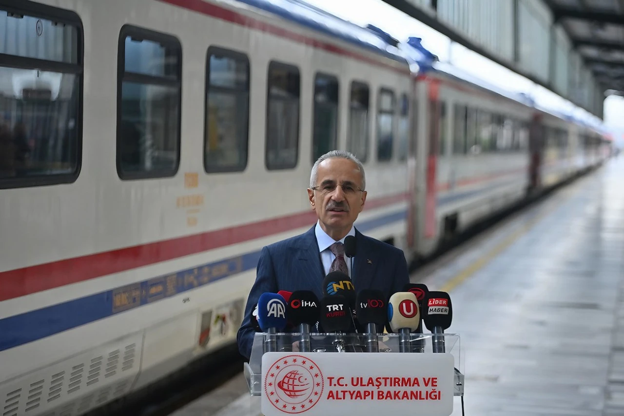 Bakan Uraloğlu'dan Sefer Müjdesi 