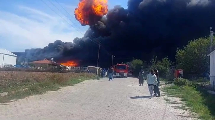 Boya Fabrikasında Yangın Çıktı 