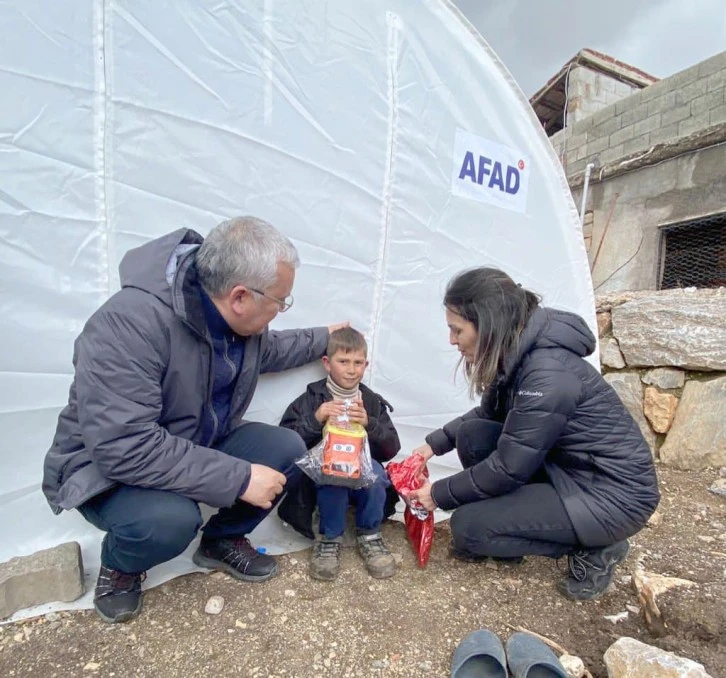 Deprem Bölgesinin Gönüllü Doktoru