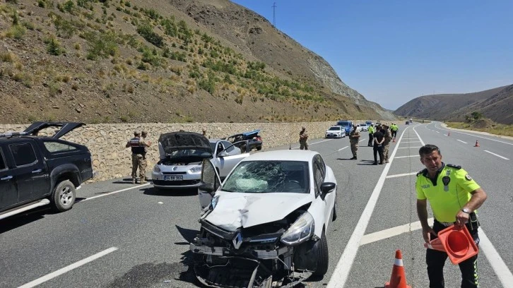 Erzincan- Sivas Kara Yolunda Kaza 