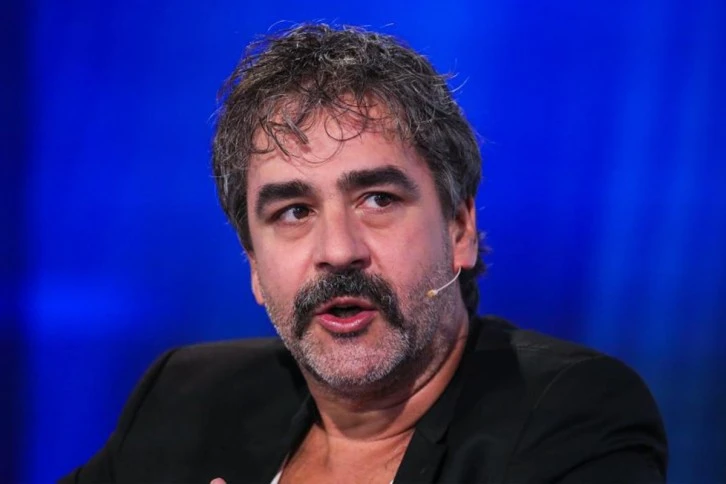 Gazeteci Deniz Yücel'e Yakalama Kararı