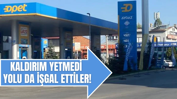 Kaldırım Yetmedi Yolu İşgal Ettiler! 