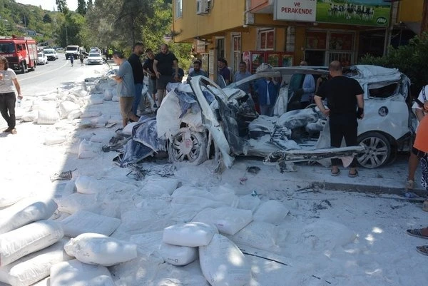 Kamyon Kontrolden Çıktı, 3 Arazı Ezdi 