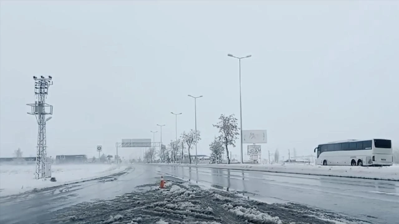 Kar Nedeniyle Kapanmıştı! Malatya- Sivas Kara Yolu Yeniden Ulaşıma Açıldı