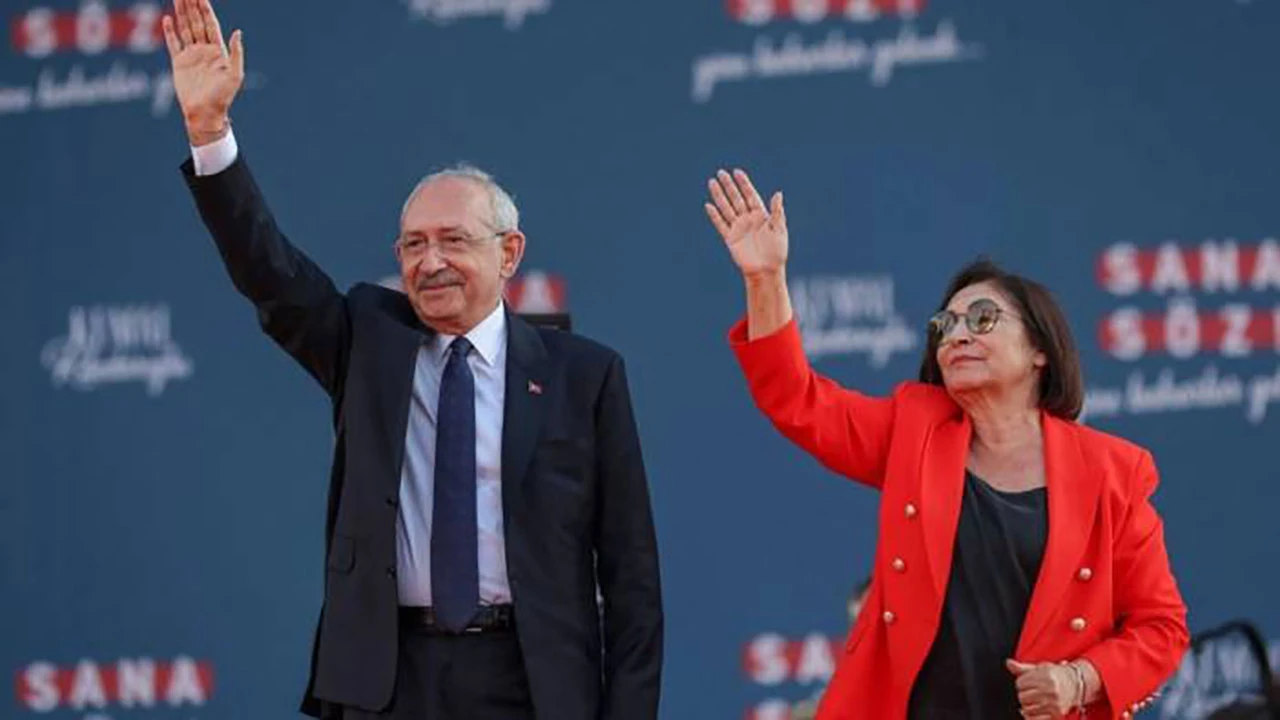 Kemal Kılıçdaroğlu ve eşi trafik kazası geçirdi