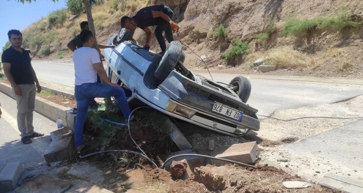 Kontrolden Çıkan Otomobil Takla Attı