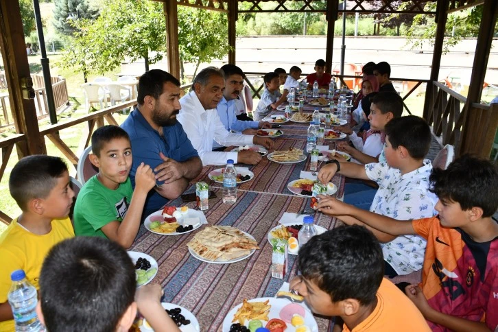 Kursiyer Miniklerle  Kahvaltıda Bir Araya Geldi 