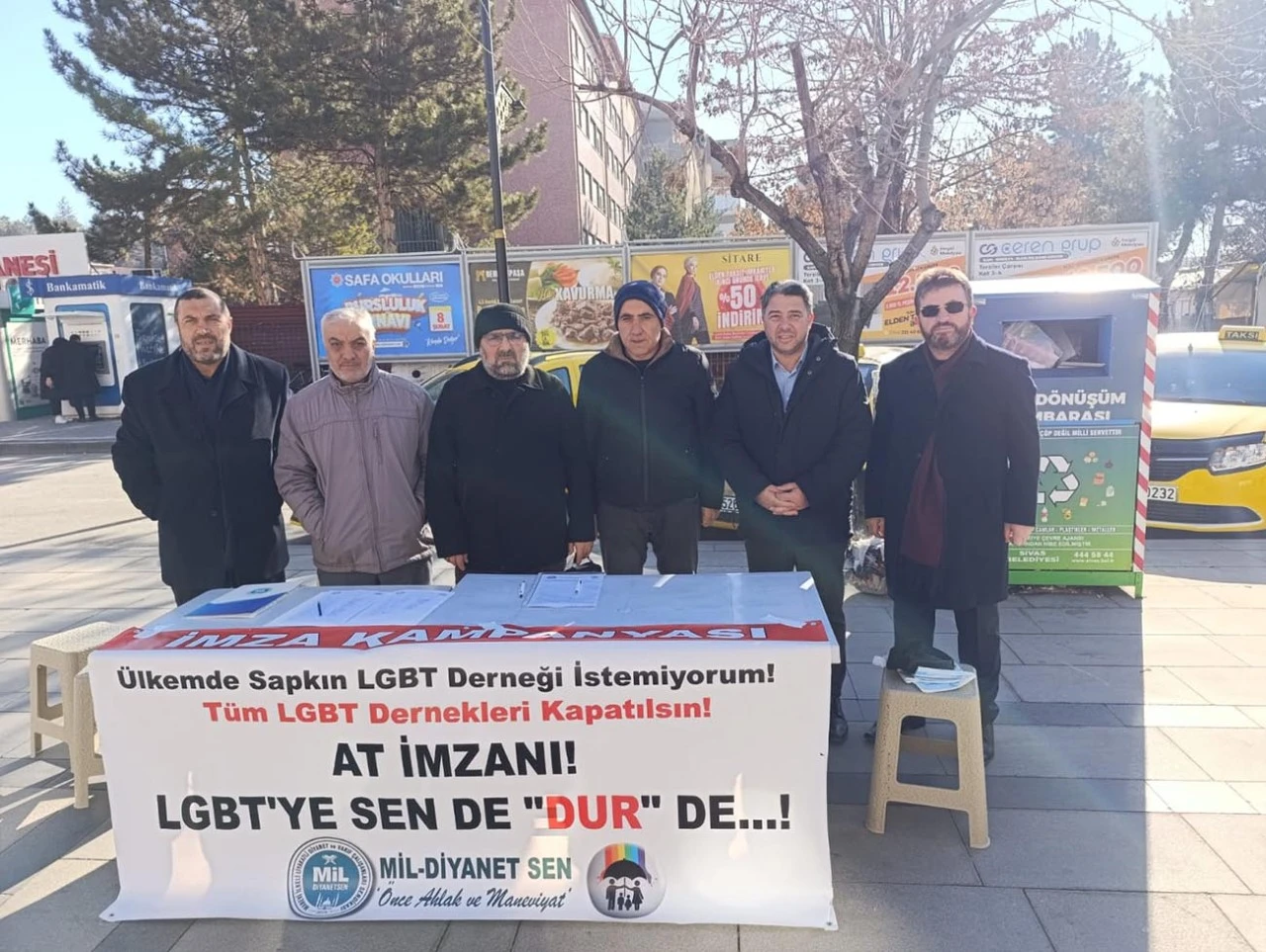 LGBT Derneklerinin Kapatılması Şart