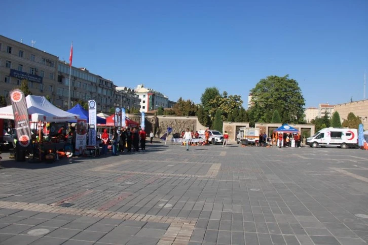 Marmara Depremi'nde Hayatını Kaybedenler Anıldı