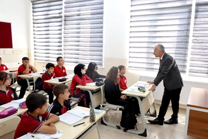 Necati Yener, Votorantim Okulunu Ziyaret Etti 