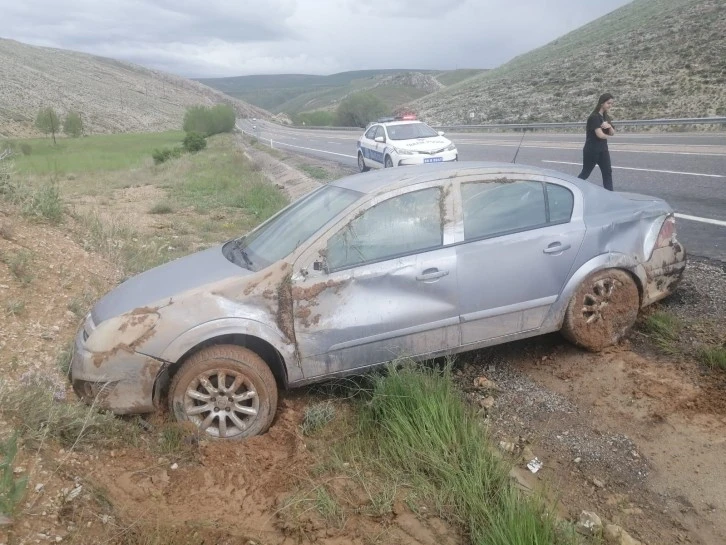 Otomobil Yoldan Çıktı 1’i Çocuk 3 Yaralı