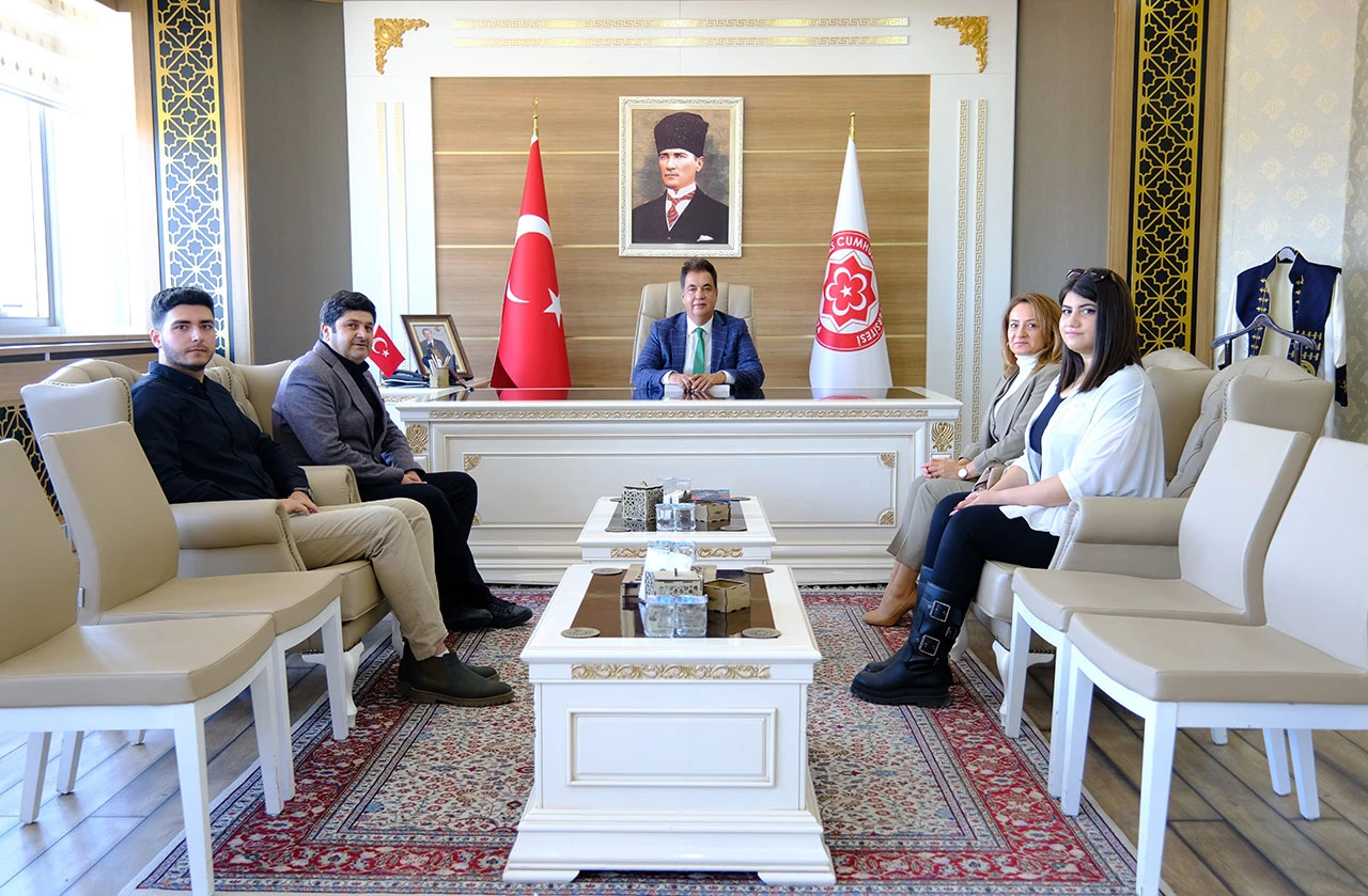 Rektör Şengönül'den Başarılı  Öğrencilere Tebrik 