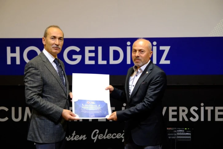 SCÜ’de “hizmet” ödülleri dağıtıldı!