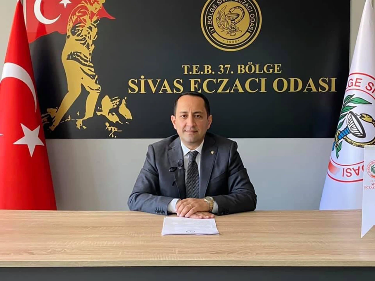  Sivas Eczacı Odası Başkanı Bahadır Eren: Kadına Şiddeti  Kınıyoruz!