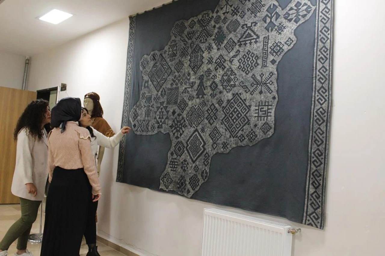 Sivas’ın Kilim Motifleri Haritaya İşlendi