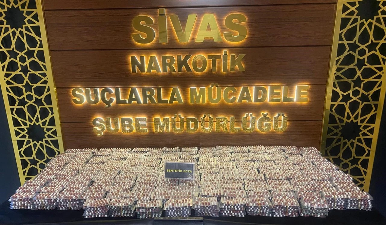 Sivas'ta 21 Bin 27 Adet Sentetik Ecza Ele Geçirildi