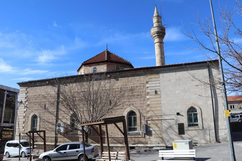 Sivas'ta Bulunan 6 Asırlık Cami Açılacağı Günü Bekliyor 