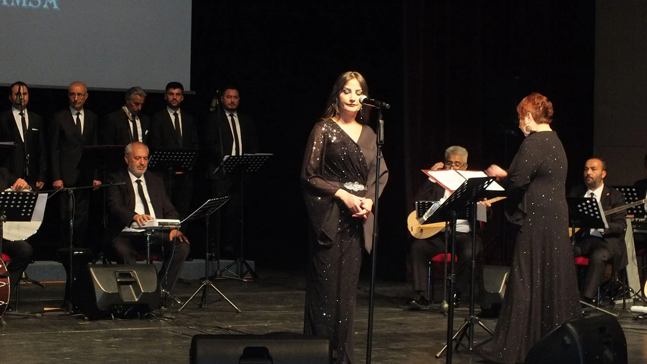 Sivas'ta Devlet THM Korosu Konser verdi