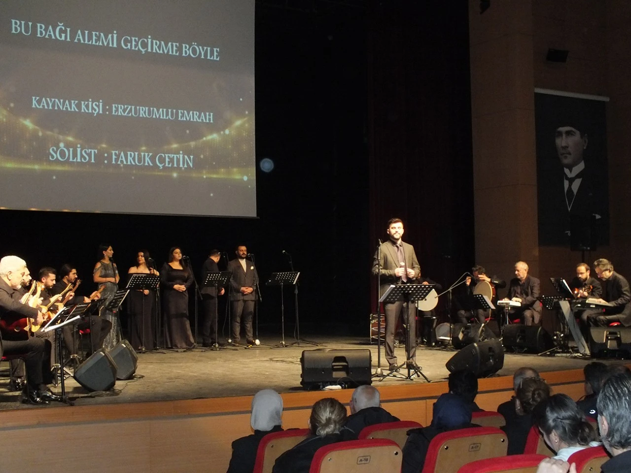 Sivas'ta Devlet THM korosu ses sanatçıları konser verdi