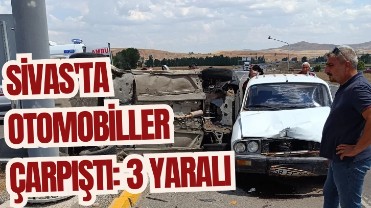 Sivas'ta Otomobiller Çarpıştı: 3 Yaralı 