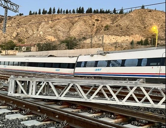 Sivaslı Başkandan Sert Tepki; "Hattı Kapatın" 