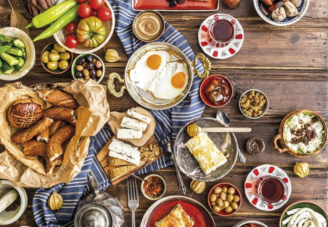 Sivaslılar Bugün Saat Kaçta Sahur Yapacak?