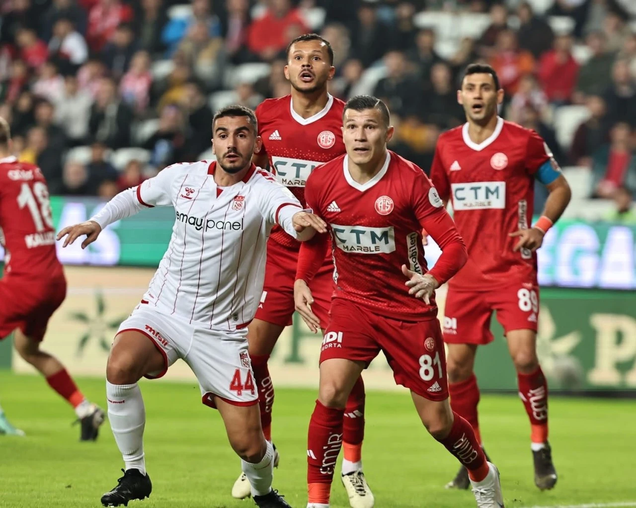 Sivasspor, Antalya’da Kayıp!