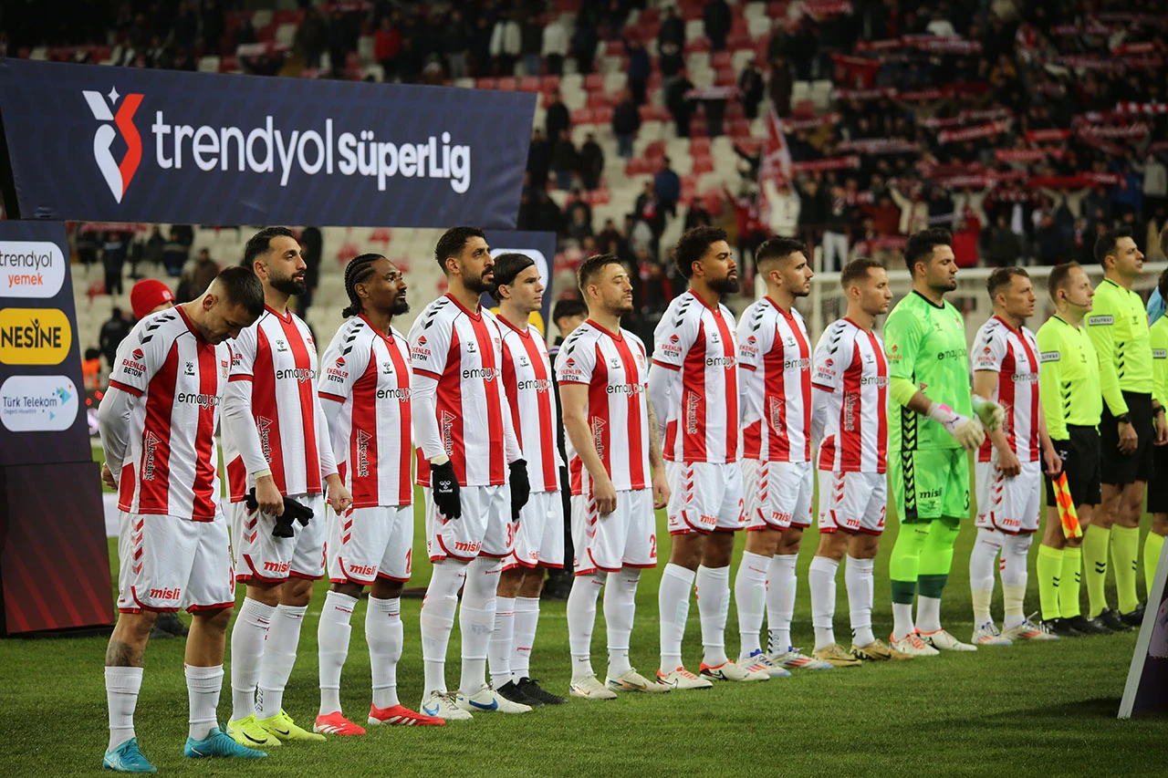 Sivasspor’da 2 İsim Cezanın Kapısında