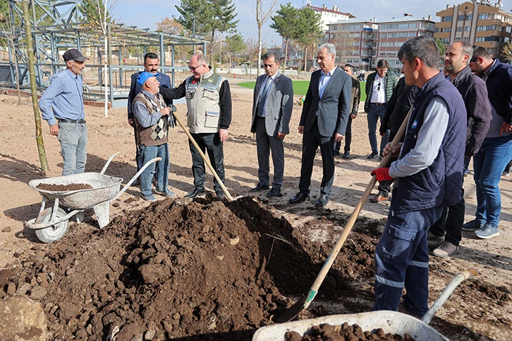 Sözde 29 Ekim'de Açılacaktı Hâlâ Bitmedi! 