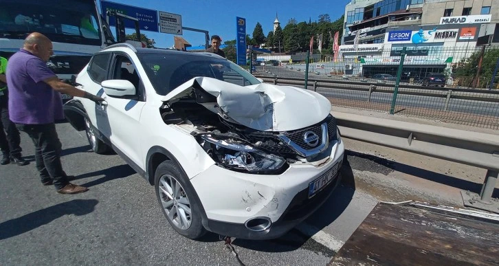 Sürücü Trafikte Fenalaşınca Kaza Kaçınılmaz Oldu 