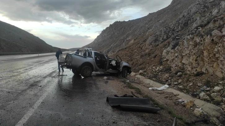 Takla Atan Pikaptaki İki Kişi Yaralandı