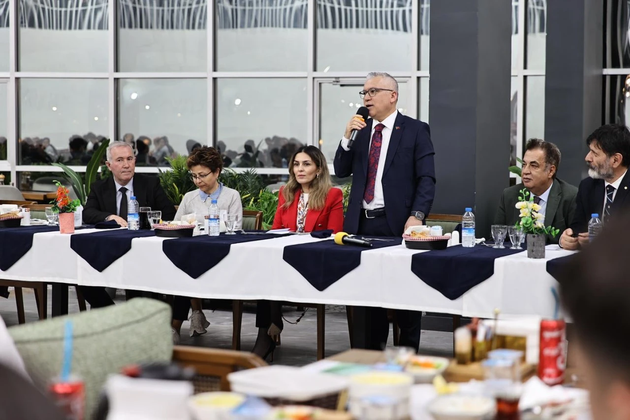 Tıp Fakültesi Öğrencileriyle Oruç Açtılar