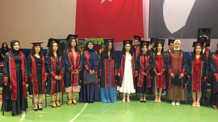Ulaş'ta lise öğrencileri için mezuniyet töreni düzenlendi
