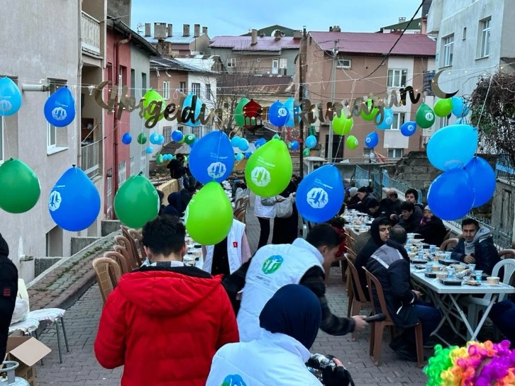 Umuda Koşanlar  Sivas’ta iftar verdi