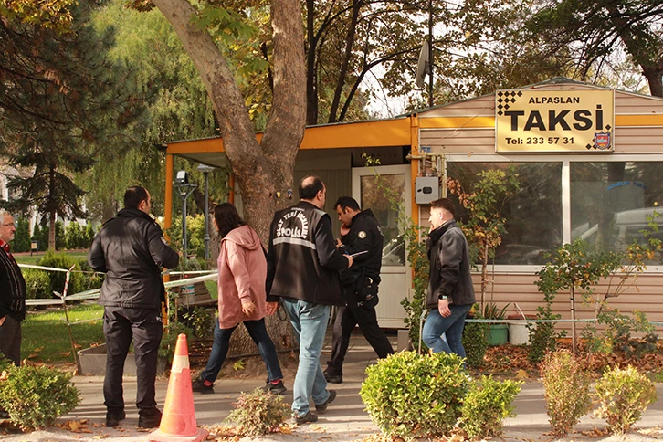 Yaşlı Adamın Sır Ölümü ; Taksi Durağında Ölü Bulundu