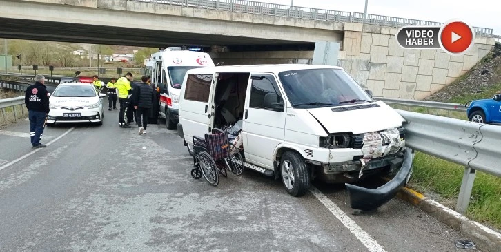 Yemin Törenine Giden Aile Kaza Yaptı