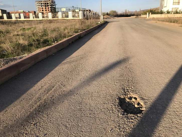 Yollar Yine Köstebek Yuvası!