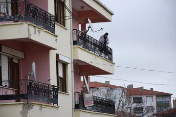 Anten Tamir Ederken Balkondan Düşüp Öldü