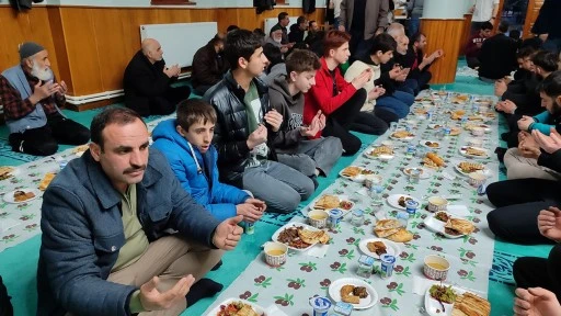 Din görevlilerinden  iftar programı