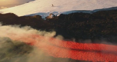 Etna Yanardağı patlarken kayak yaptı