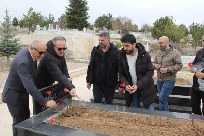 Gazeteci arkadaşları İsmail Güneş'i unutmadı