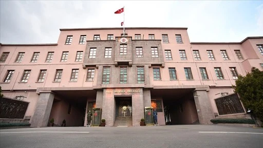 MSB'den PKK Açıklaması: Silahlarını Teslim Etmeliler