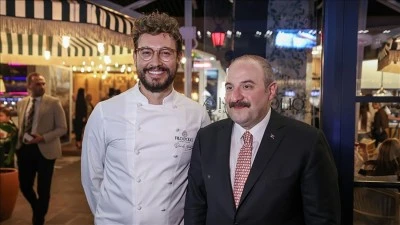 Mustafa Varank ile İtalyan şef Danilo, iftarda bir araya geldi 